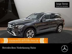 Grau Gebraucht 2021 Mercedes GLC300 Exclusive SUV | 42.890 € (Fairer Preis)
