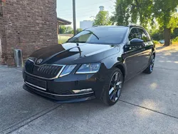 Schwarz Gebraucht 2019 Skoda Octavia Kombi | 9.990 € (Superpreis)