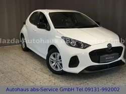 Luna white Gebraucht 2024 Mazda 2 Center-Line Kleinwagen | 21.865 € (Fairer Preis)