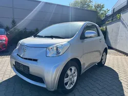 Silber Gebraucht 2014 Toyota iQ Kleinwagen | 5.490 € (Fairer Preis)