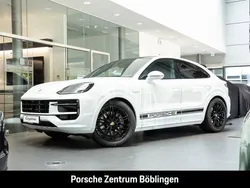 Weiß Gebraucht 2024 Porsche Cayenne SUV | 124.880 € (Teuer)