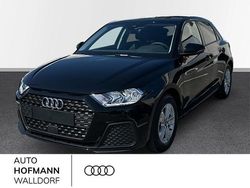Distriktgrün metallic Gebraucht 2023 Audi A1 Sportback S-Line Kleinwagen | 26.330 € (Superpreis)