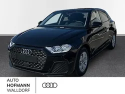 Distriktgrün metallic Gebraucht 2023 Audi A1 Sportback S-Line Kleinwagen | 26.330 € (Superpreis)