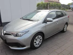 Grau Gebraucht 2016 Toyota Auris Touring Sports Cool Kombi | 8.888 € (Guter Preis)