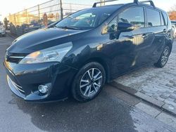 Grün Gebraucht 2014 Toyota Verso Life Van / Kleinbus | 4.900 € (Guter Preis)