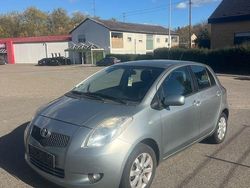 Silber Gebraucht 2008 Toyota Yaris Team Limousine | 2.999 € (Guter Preis)