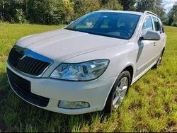 Weiß Gebraucht 2012 Skoda Octavia Family Kombi | 5.000 € (Etwas zu teuer)