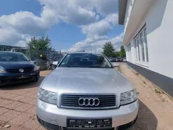 Grau Gebraucht 2001 Audi A4 Limousine | 2.390 € (Fairer Preis)