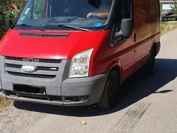 Rot Gebraucht 2010 Ford Transit Van / Kleinbus | 900 €