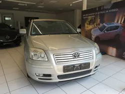Silber Gebraucht 2005 Toyota Avensis Executive Limousine | 4.450 € (Etwas zu teuer)