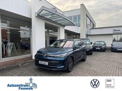 Nightshade blue metallic (metallic) Gebraucht 2024 VW Tiguan Life SUV | 36.500 € (Teuer)
