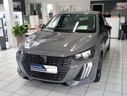 Grau metallic Gebraucht 2024 Peugeot 208 Allure Kleinwagen | 18.990 € (Fairer Preis)