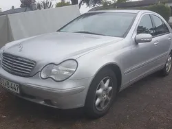 Silber Gebraucht 2002 Mercedes C200 Avantgarde Limousine | 5.200 € (Etwas zu teuer)