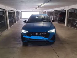 Blau Gebraucht 2019 Audi e-tron S-Line SUV | 28.500 € (Guter Preis)