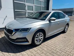 Brilliantsilber metallic (metallic) Gebraucht 2022 Skoda Octavia Style Limousine | 21.980 € (Guter Preis)