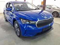 Blau Gebraucht 2023 Skoda Enyaq iV Loft SUV | 29.500 €
