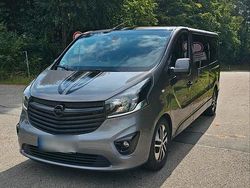 Grau Gebraucht 2015 Opel Vivaro Van / Kleinbus | 15.900 €