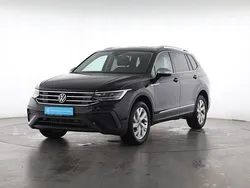 Deep black perleffekt Gebraucht 2024 VW Tiguan Allspace Life SUV | 31.850 € (Superpreis)