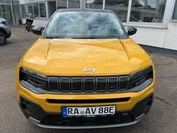 Yellow launch color Gebraucht 2023 Jeep Avenger EV Summit SUV | 34.990 € (Teuer)