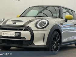 White silver Gebraucht 2022 Mini Cooper SE Kleinwagen | 18.990 € (Fairer Preis)