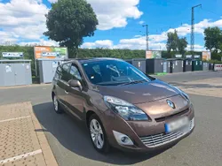 Braun Gebraucht 2011 Renault Scénic III Van / Kleinbus | 4.590 €
