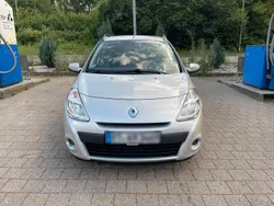 Grau Gebraucht 2012 Renault Clio GrandTour Kombi | 2.900 € (Guter Preis)