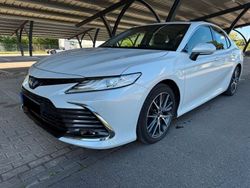 Weiß Gebraucht 2022 Toyota Camry Luxury Limousine | 30.990 € (Guter Preis)