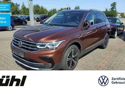 Ginger brown metallic Gebraucht 2021 VW Tiguan Elegance SUV | 25.980 € (Guter Preis)