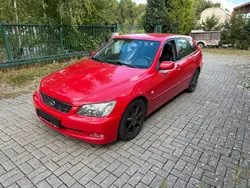 Rot Gebraucht 2001 Lexus IS300 Kombi | 3.900 €