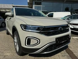 Grau Gebraucht 2024 VW T-Roc R-line SUV | 32.850 € (Etwas zu teuer)