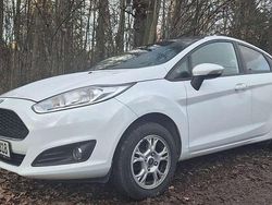 Weiß Gebraucht 2017 Ford Fiesta Celebration Limousine | 5.430 € (Superpreis)