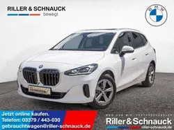Weiß Gebraucht 2024 BMW 218 Active Tourer Van / Kleinbus | 31.900 € (Superpreis)