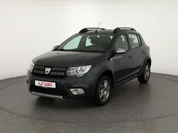 Grau Gebraucht 2019 Dacia Sandero Stepway Kleinwagen | 13.990 €