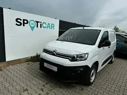Weiss icy Gebraucht 2024 Citroën Berlingo Van / Kleinbus | 24.994 € (Teuer)