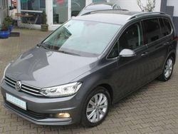 Grau Gebraucht 2017 VW Touran Highline Van / Kleinbus | 14.990 € (Guter Preis)