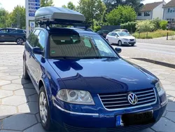 Blau Gebraucht 2002 VW Passat Highline Kombi | 1.990 € (Fairer Preis)