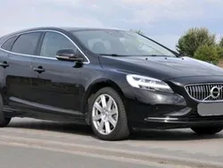 Schwarz Gebraucht 2017 Volvo V40 Inscription Kombi | 17.900 € (Teuer)