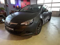 Schwarz Gebraucht 2015 Opel Astra Coupé | 11.990 € (Guter Preis)