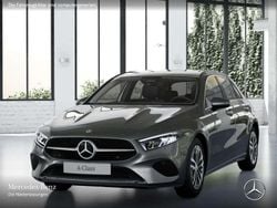 Grau Gebraucht 2024 Mercedes A200 Progressive Limousine | 27.990 € (Fairer Preis)