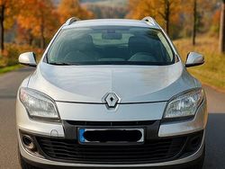 Silber Gebraucht 2014 Renault Mégane GrandTour Kombi | 3.500 € (Fairer Preis)