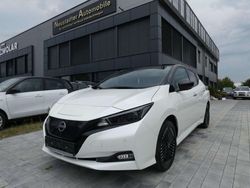 Pearl white/black m Gebraucht 2023 Nissan Leaf N-Connecta Kleinwagen | 26.000 € (Etwas zu teuer)
