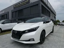 Pearl white/black m Gebraucht 2023 Nissan Leaf N-Connecta Kleinwagen | 27.500 €