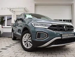 Blau Gebraucht 2024 VW T-Roc Life SUV | 21.999 € (Guter Preis)