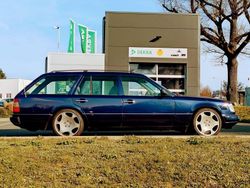 Blau Gebraucht 1995 Mercedes E300 Kombi | 13.999 €