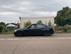 Schwarz Gebraucht 2007 BMW 320 Limousine | 6.000 € (Teuer)