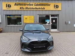 Grey metallic Gebraucht 2022 Toyota Yaris Hybrid Team Kleinwagen | 18.900 € (Fairer Preis)