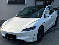 Weiß Gebraucht 2024 Tesla Model 3 Performance Limousine | 50.590 €