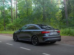 Grau Gebraucht 2023 Audi S3 Sport Limousine | 39.980 € (Fairer Preis)
