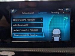 Grau Gebraucht 2022 Mercedes CLA250 Shooting Brake AMG Kombi | 31.600 € (Fairer Preis)