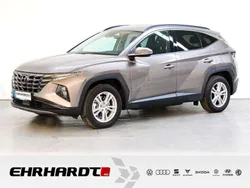 Silky bronze metalli Gebraucht 2024 Hyundai Tucson Trend SUV | 32.189 €